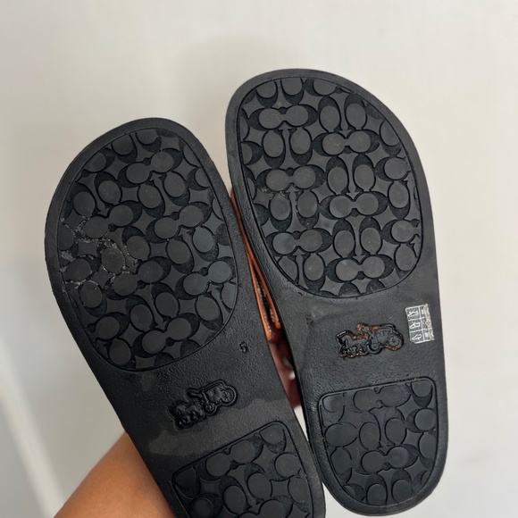 Disney x coach slides - Picture 5 of 5